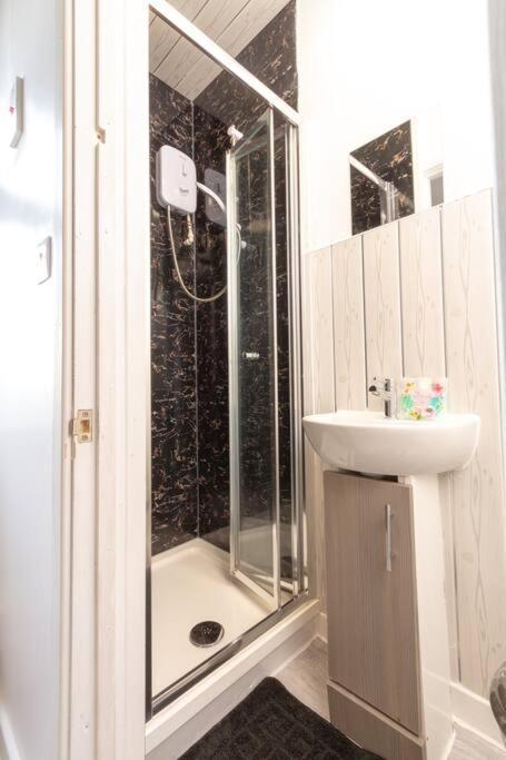 3 - Quaint Double In A Shared House Apartment Sheffield