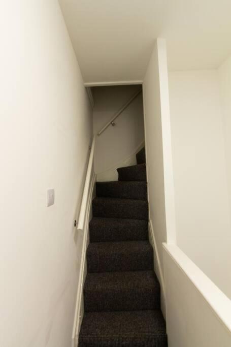 3 - Quaint Double In A Shared House Apartment *