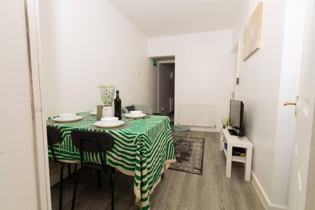 3 - Quaint Double In A Shared House Apartment Sheffield