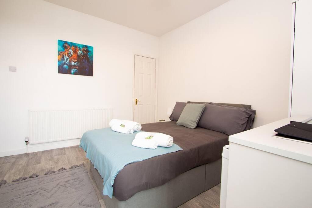 Apartment 3 - Quaint Double In A Shared House