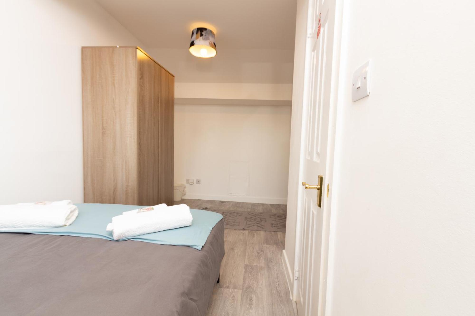 3 - Quaint Double In A Shared House Apartment *