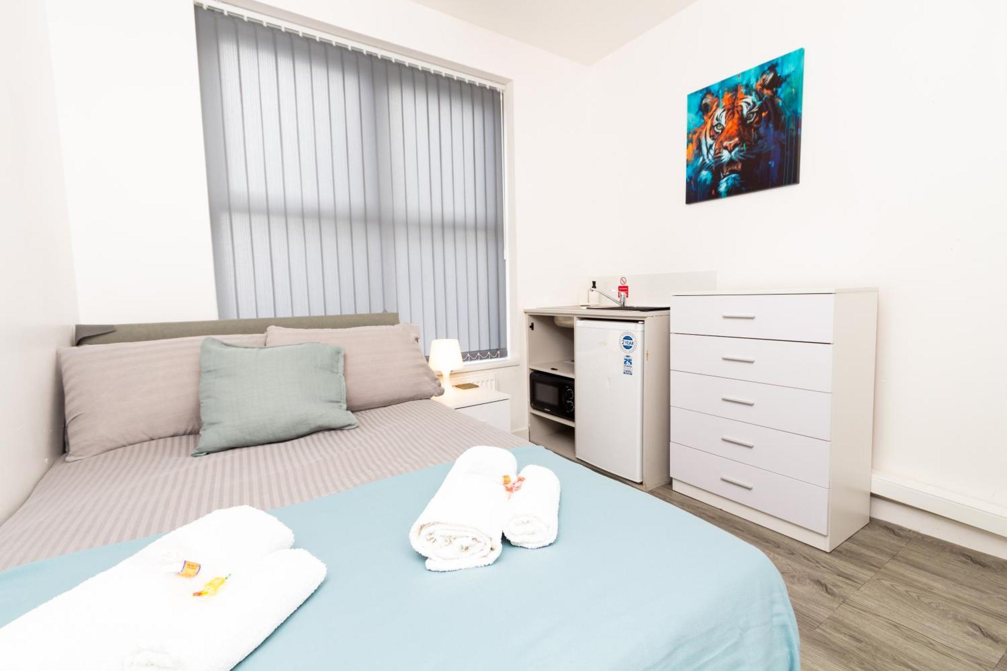 Apartment 3 - Quaint Double In A Shared House *